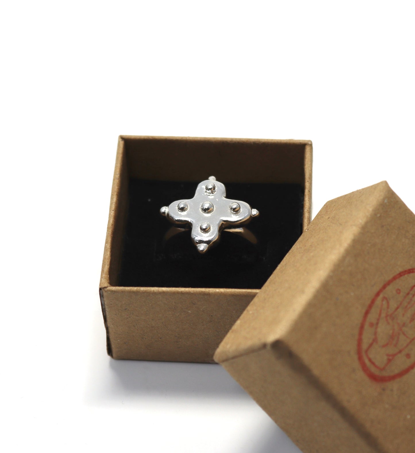 Cruciform ring