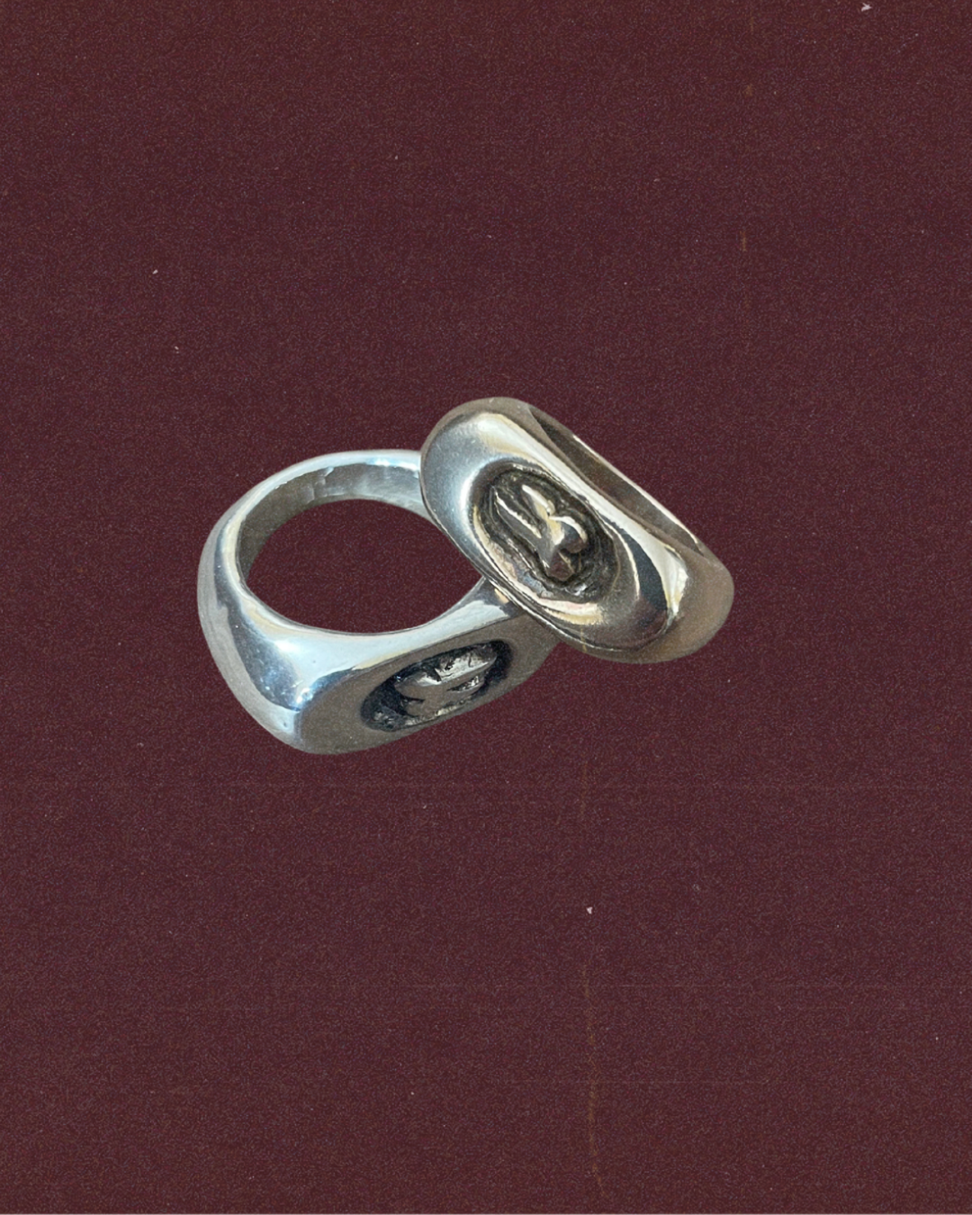Diente Signet Ring