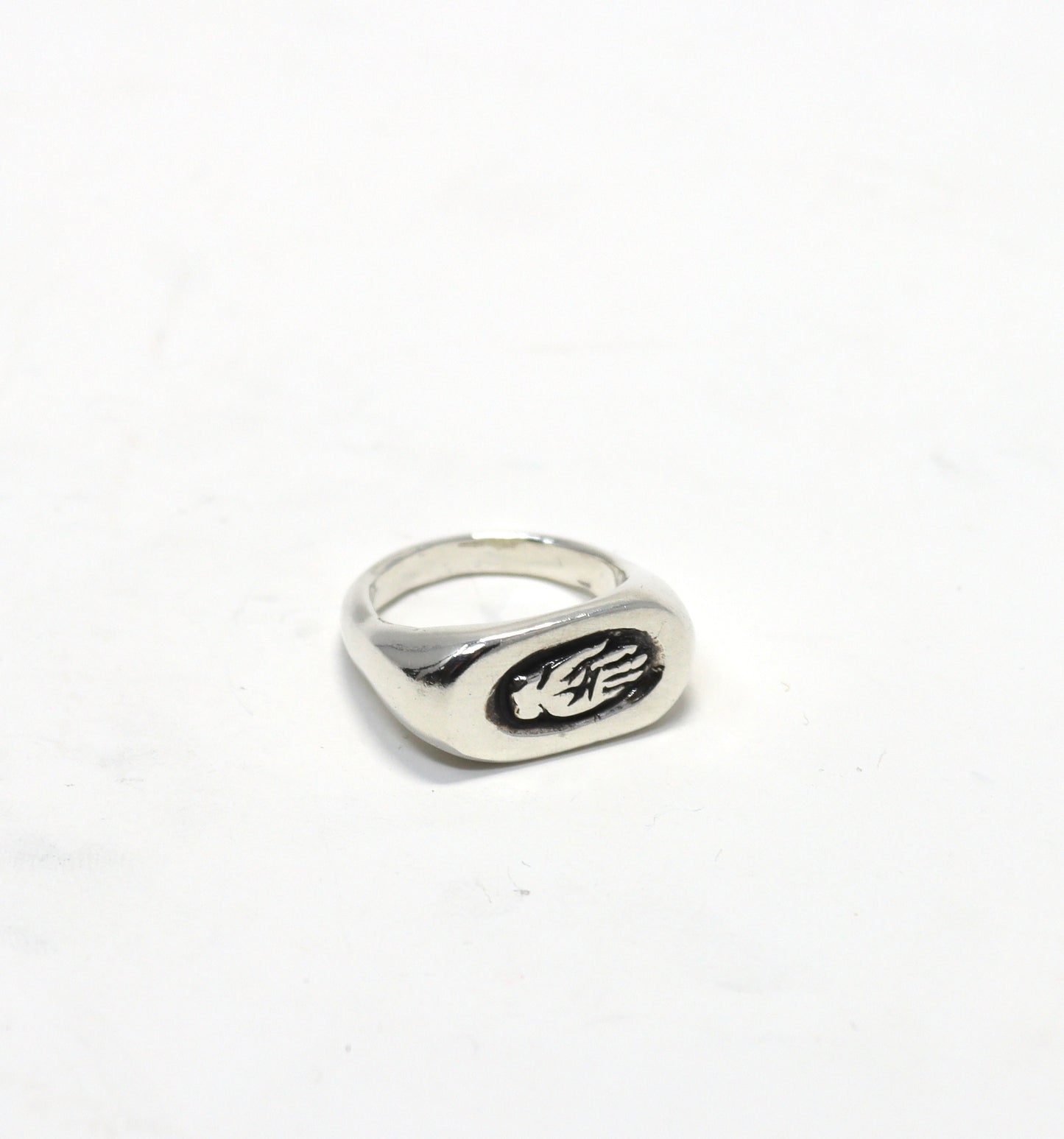 Manita Signet Ring