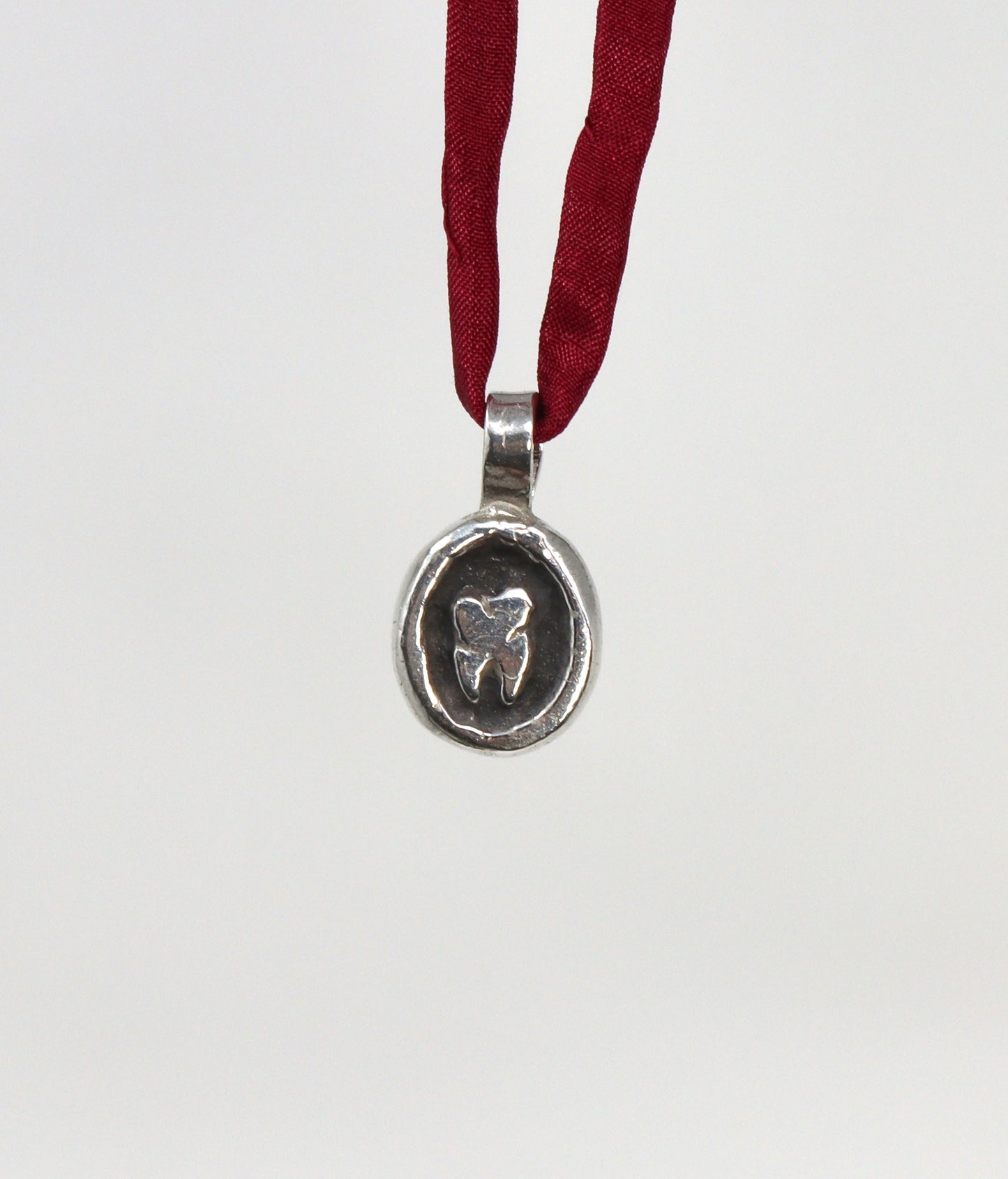 Diente Amulet