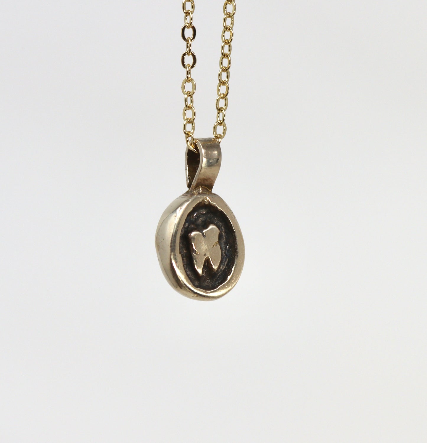 Diente Amulet